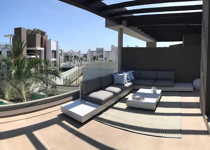 Bright Luxury Design Penthouse * Εστεπόνα