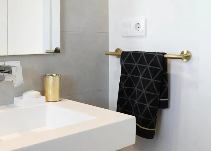 Bright Luxury Design Penthouse Apartment *