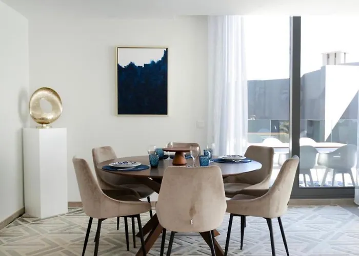 Bright Luxury Design Penthouse Apartment